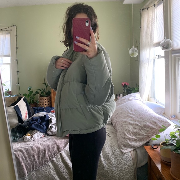 UO: NATIVE YOUTH SAGE GREEN PUFFER - Picture 2 of 6